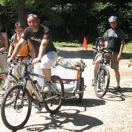 Camping Le Bosquet*** *